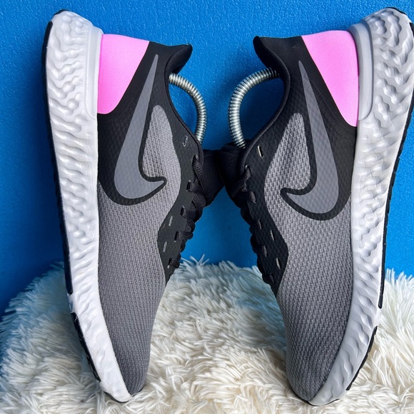 Nike Women Shoe Revolution Athletic Running Sneaker - Picture 6 of 9